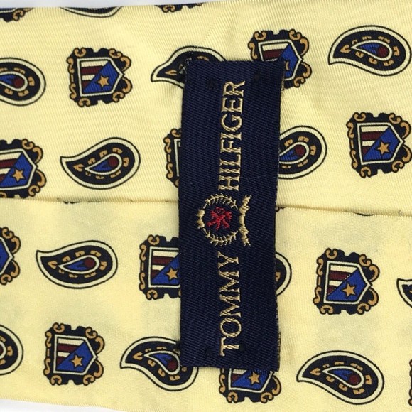 Tommy Hilfiger Men's 100% Silk  Shields Paisley Beige Light Yellow Necktie - Picture 3 of 6